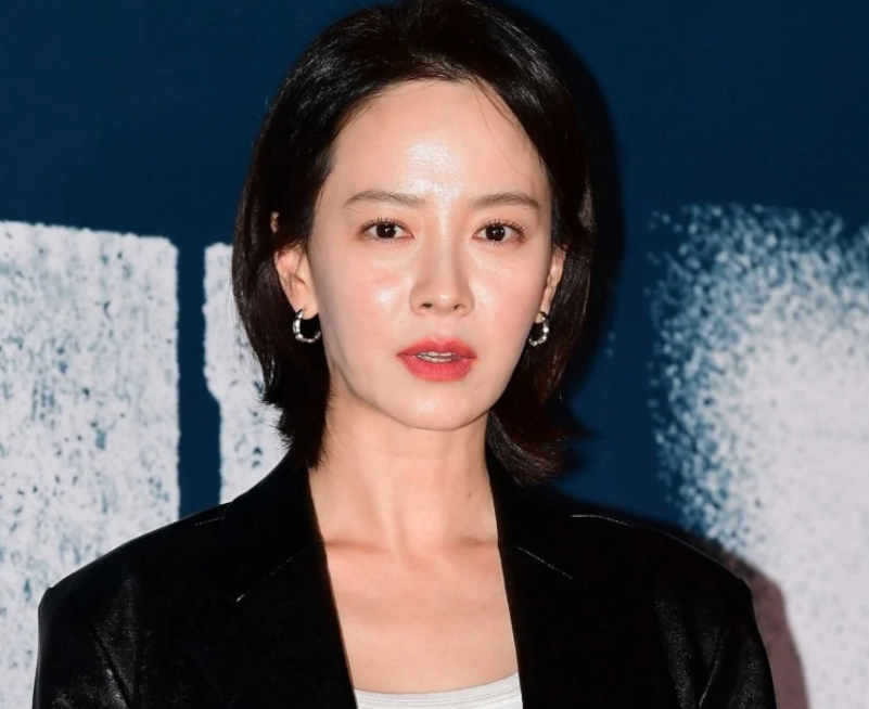 Song Ji Hyo Pamer Gaya Rambut Baru Saat Tampil Sebagai Michael Jackson di Running Man