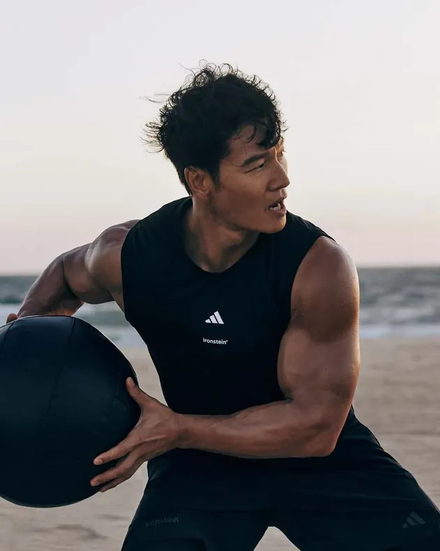 Rahasia Otot Kim Jong Kook